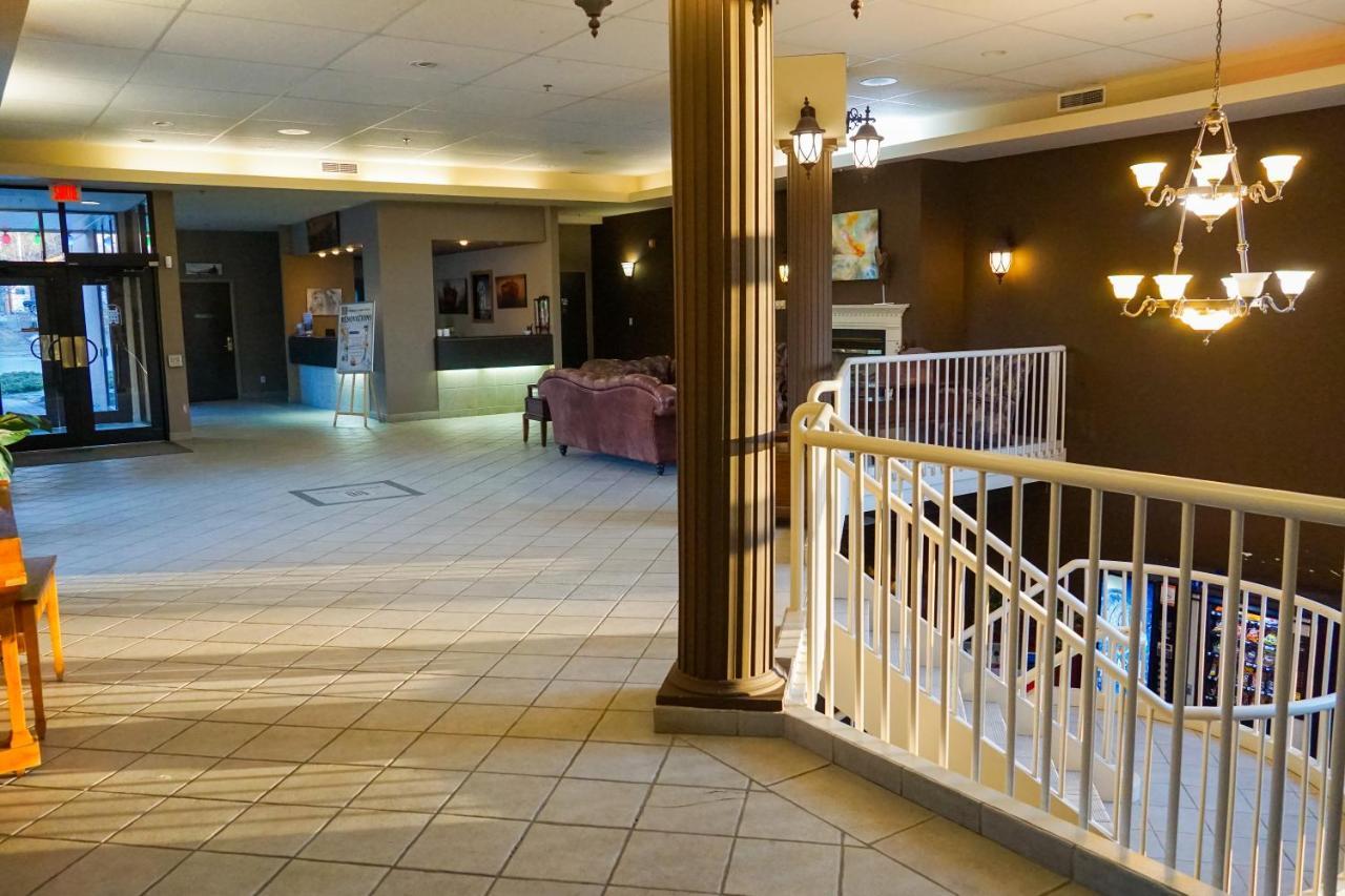 Chateau Logue Hotel Maniwaki Екстер'єр фото
