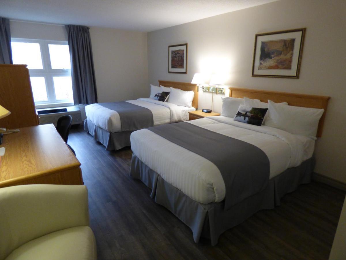 Chateau Logue Hotel Maniwaki Екстер'єр фото
